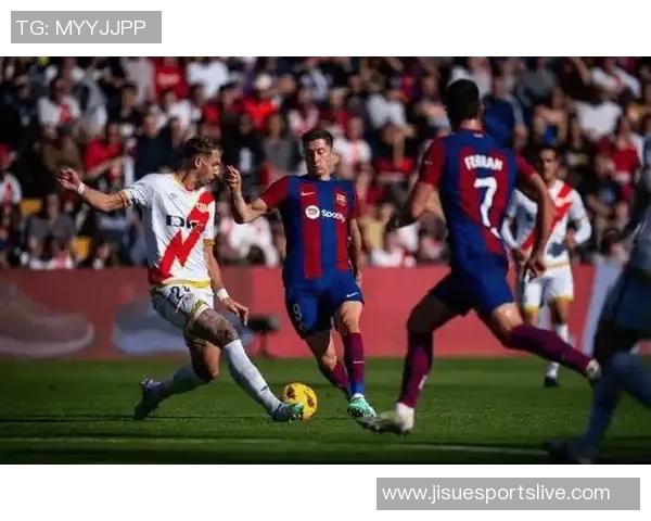 西甲激战:那不勒斯与巴萨战成平局补时进球点燃全场激情