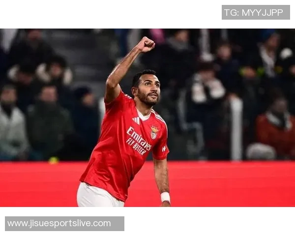 本菲卡逆袭巴萨5比1神奇扑救成比赛转折点引发全场狂欢